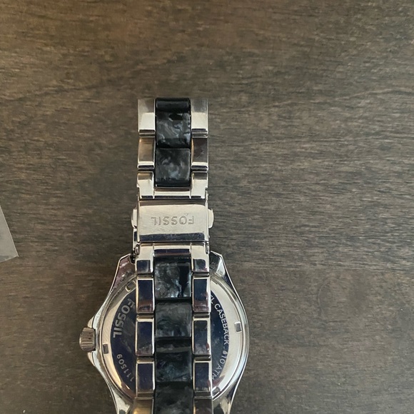 Beautiful large face Fossil watch. - Picture 2 of 2